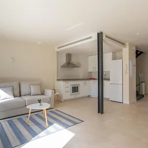 https://urbe10-carreteria-big-terrace-suite.es-andalucia.com